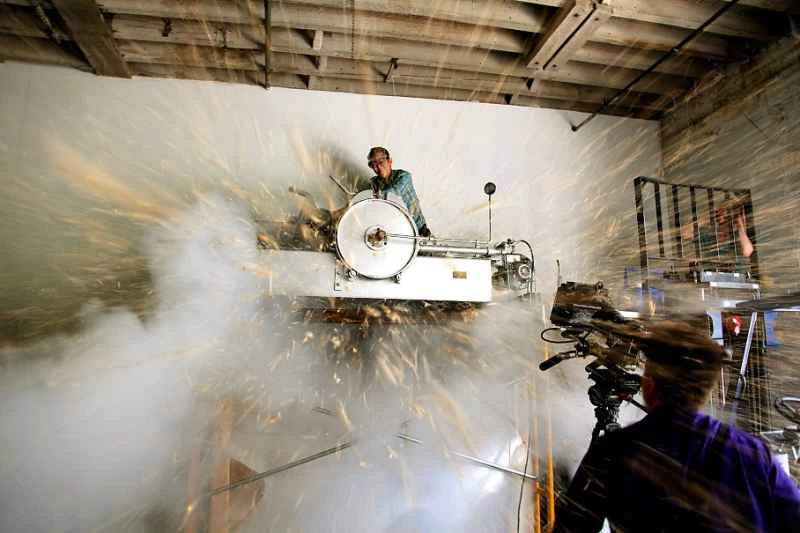 動画：巨大大砲からライスパフが爆発