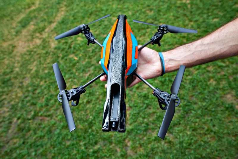 Parrot AR.Drone 2.0レビュー：より高く、より遠く、より直感的に飛行