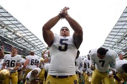 参考までに: 誰かが偽のインターネットガールフレンドを作成するのはなぜでしょうか?