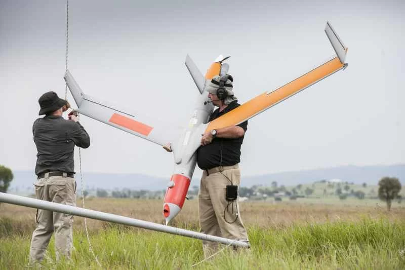 ドローンの週：オリンピックで空飛ぶカメラ、コルベットの陥没穴、その他