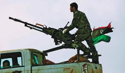 リビア反政府勢力のDIY武器工房の内部