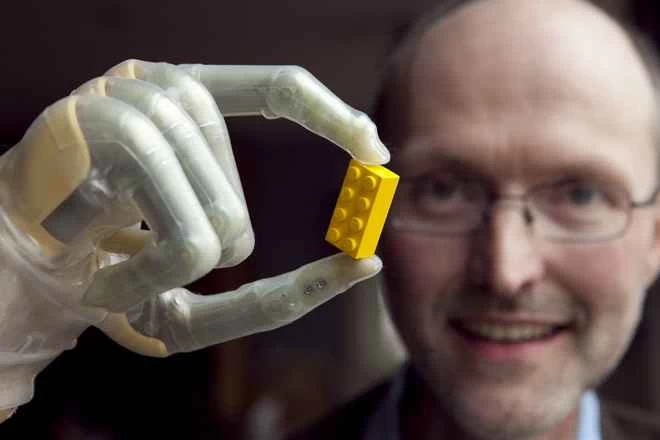 指:タッチバイオニクス