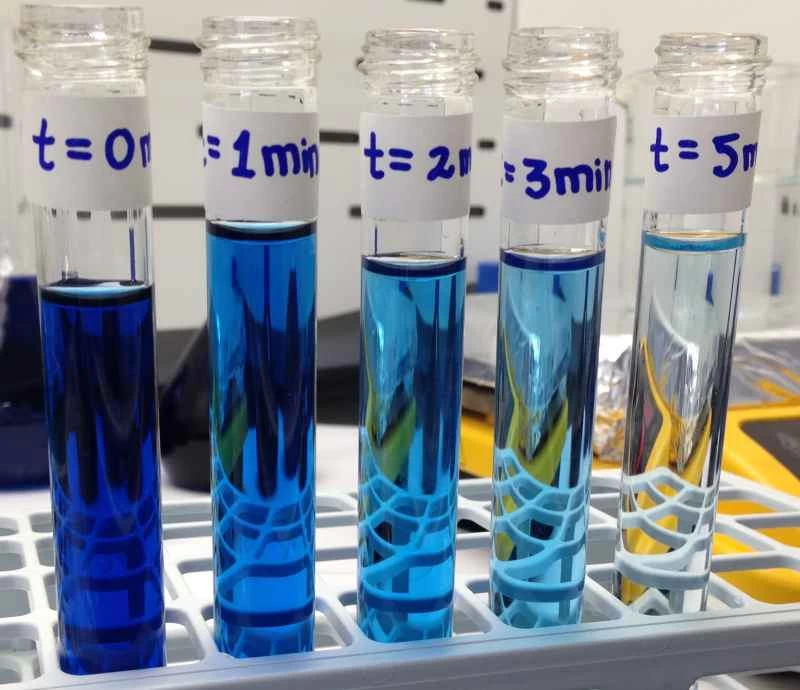 ナノ粒子が埋め込まれた天然繊維