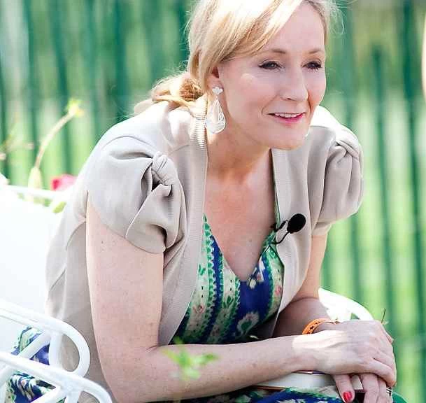 コンピューター分析でJ・K・ローリングの秘密小説が発見される