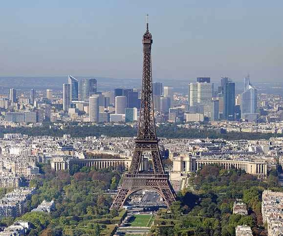 精巧なソフトウェア モデルが、最大の疑問「エッフェル塔はなぜまだ立っているのか?」に答えます。