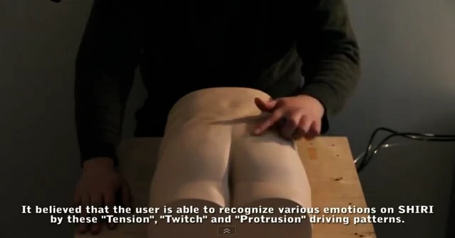 動画：妙にリアルな日本のロボットのお尻が平手打ちに反応する