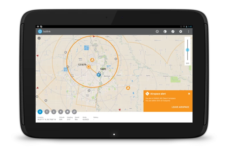 ドローンパイロット向け、上空を飛ぶ全航空機のリアルタイムマップ