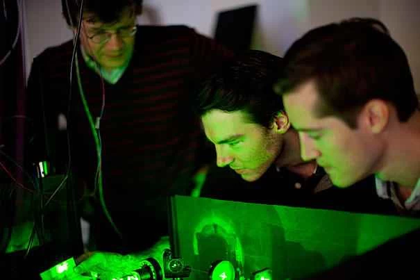 ダイヤモンド量子ビットは室温で約2秒間データを保持します