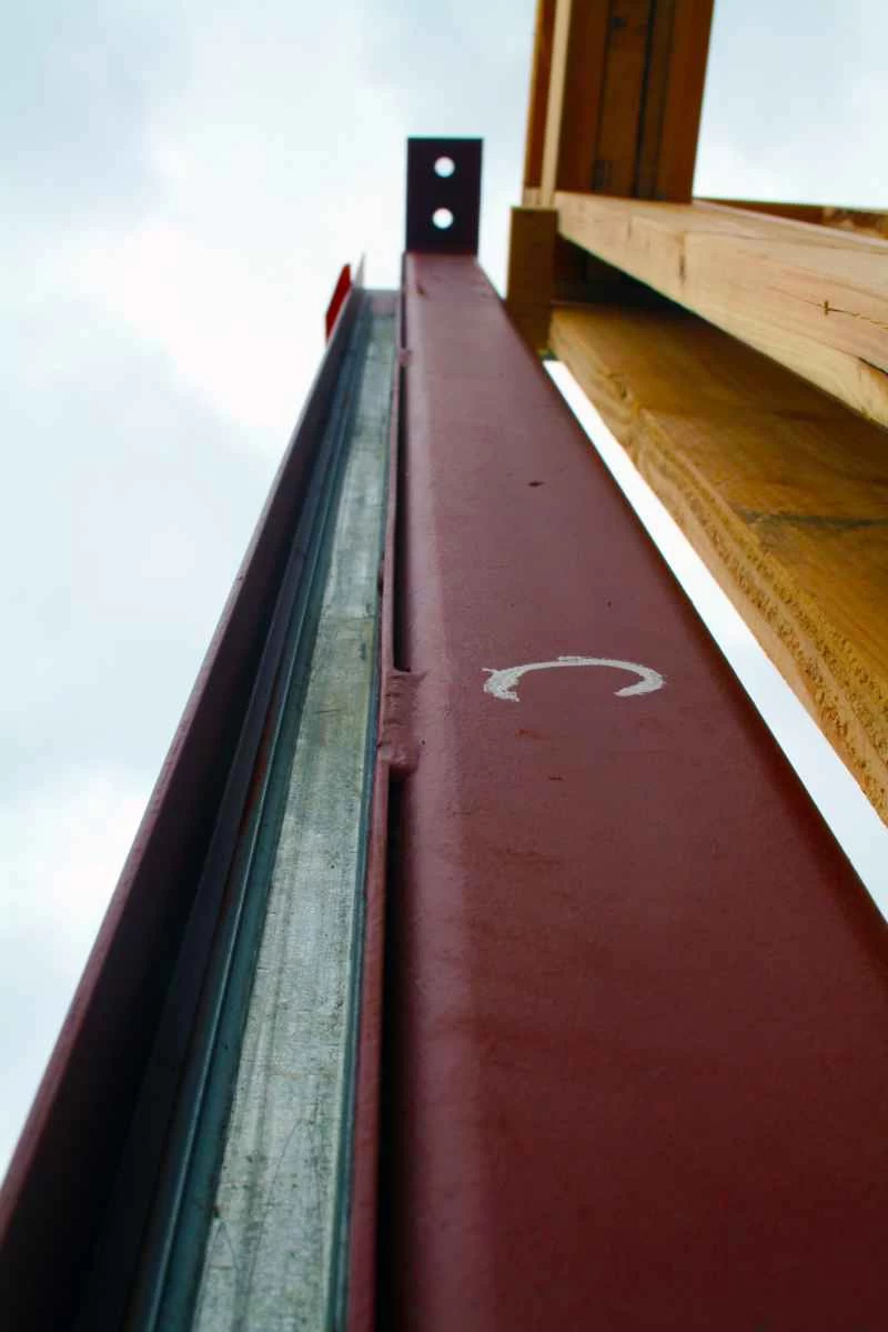 ストームシャッタートラック