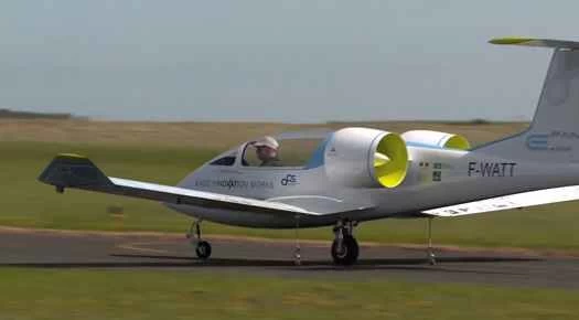 軽量電動トレーナー