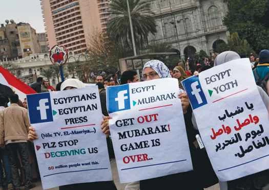 ペンタゴンのプログラムとハッカーがいかに革命を支援したか