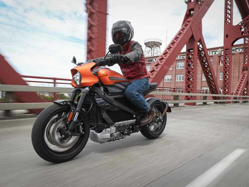 橋の上のLiveWire