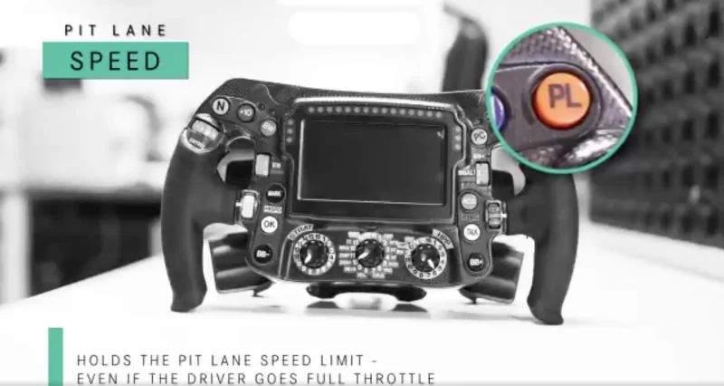 メルセデスF1のステアリングホイール