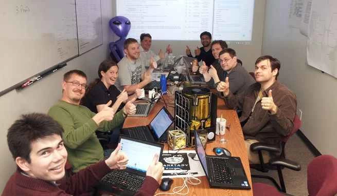 小惑星採掘会社プラネタリー・リソーシズのエンジニアたち