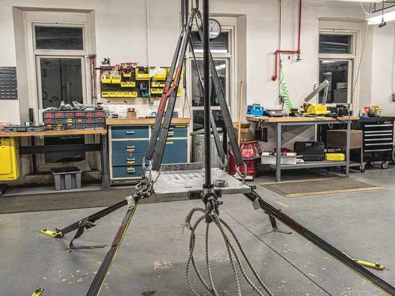 ハンマー打撃用のプラットフォーム