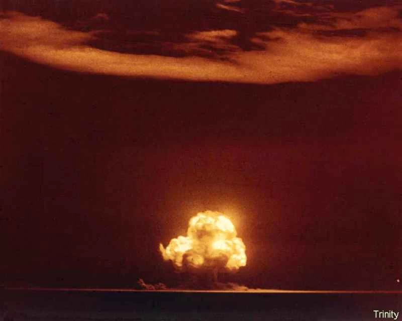 ニューメキシコ州トリニティ原爆実験時のキノコ雲