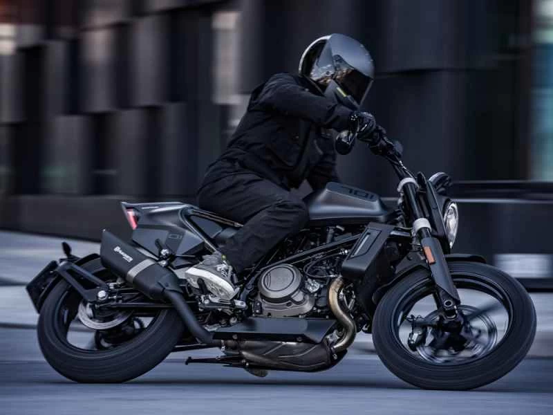 ハスクバーナ・スヴァルトピレン 701