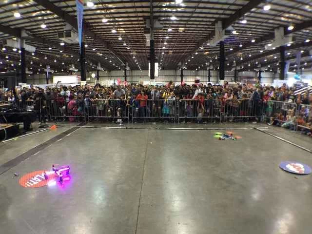 ドローン決闘、カリフォルニアが意図せず殺そうとしているスポーツ