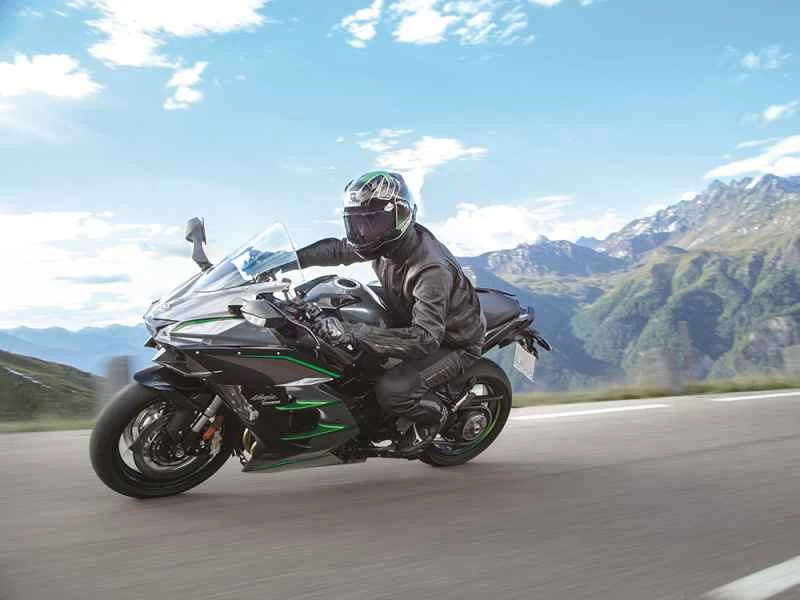 カワサキ Ninja H2 SX SE+