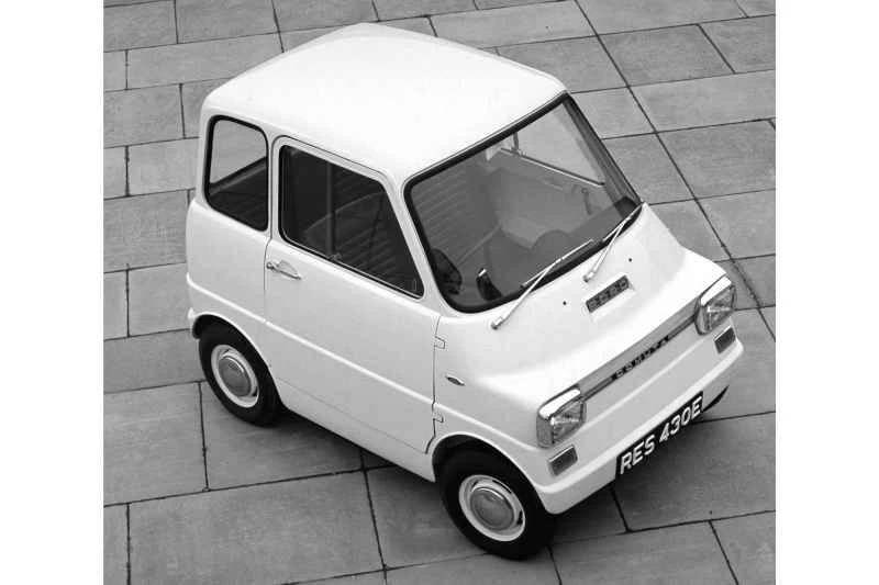 フォード・コムタ