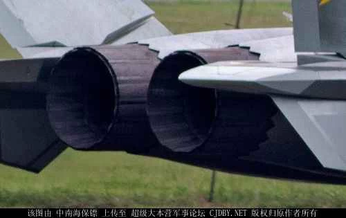 J-20ステルス戦闘機 2016 中国製エンジン