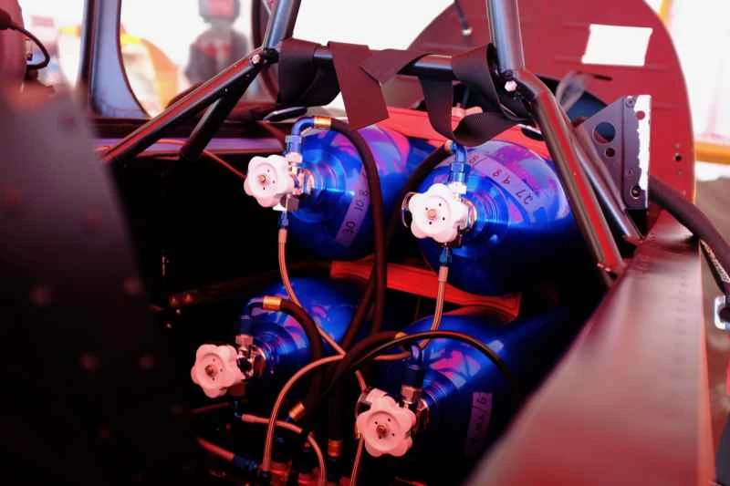 飛行機内の亜酸化窒素