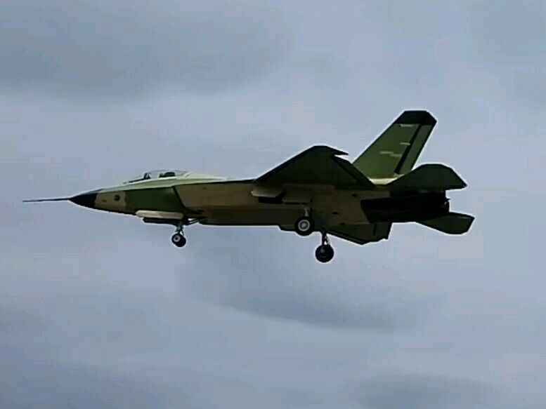 中国 FC-31 J-31 ステルス戦闘機