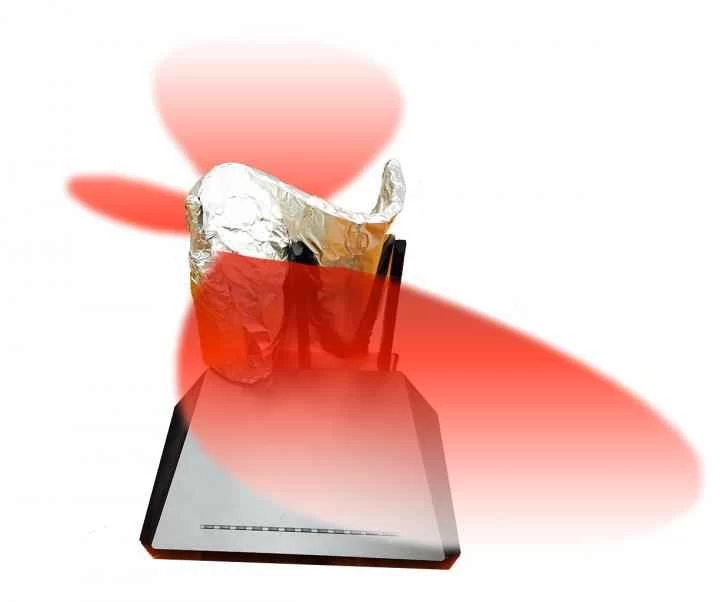 アルミホイルを使ってWi-Fiの信号を強化できる