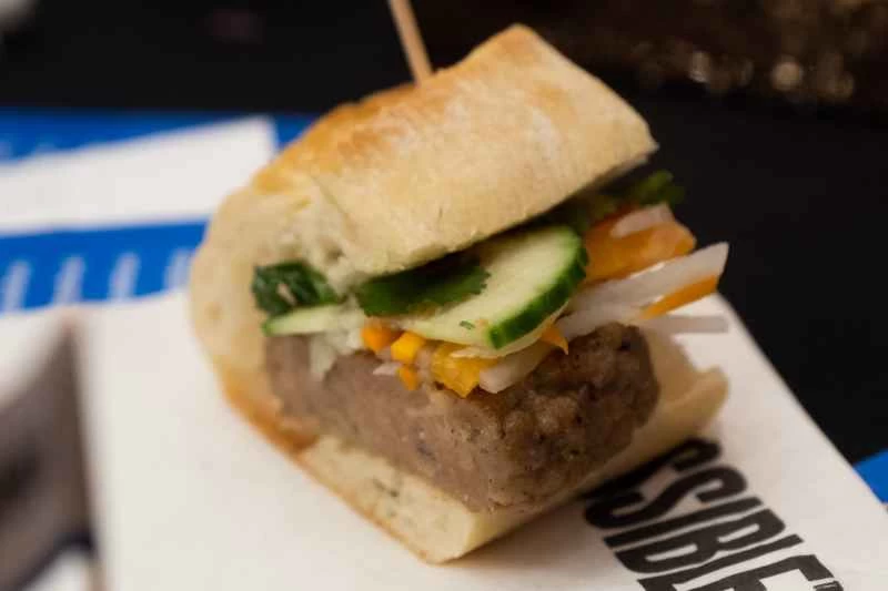 不可能な豚肉のバインミー