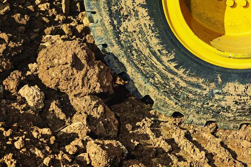 ホイールローダーのタイヤ