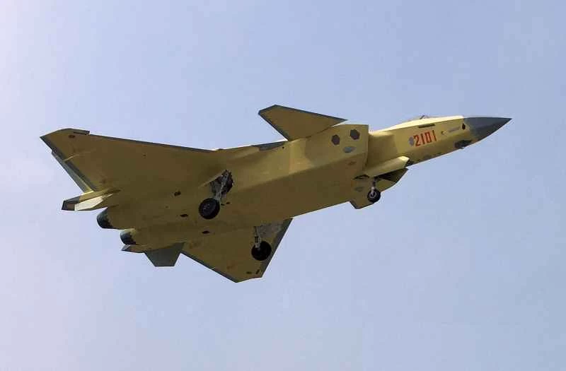 J-20 2101 中国ステルス戦闘機