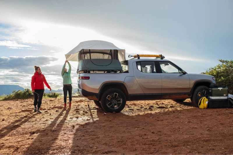 Rivian R1T 電動ピックアップトラック テント。